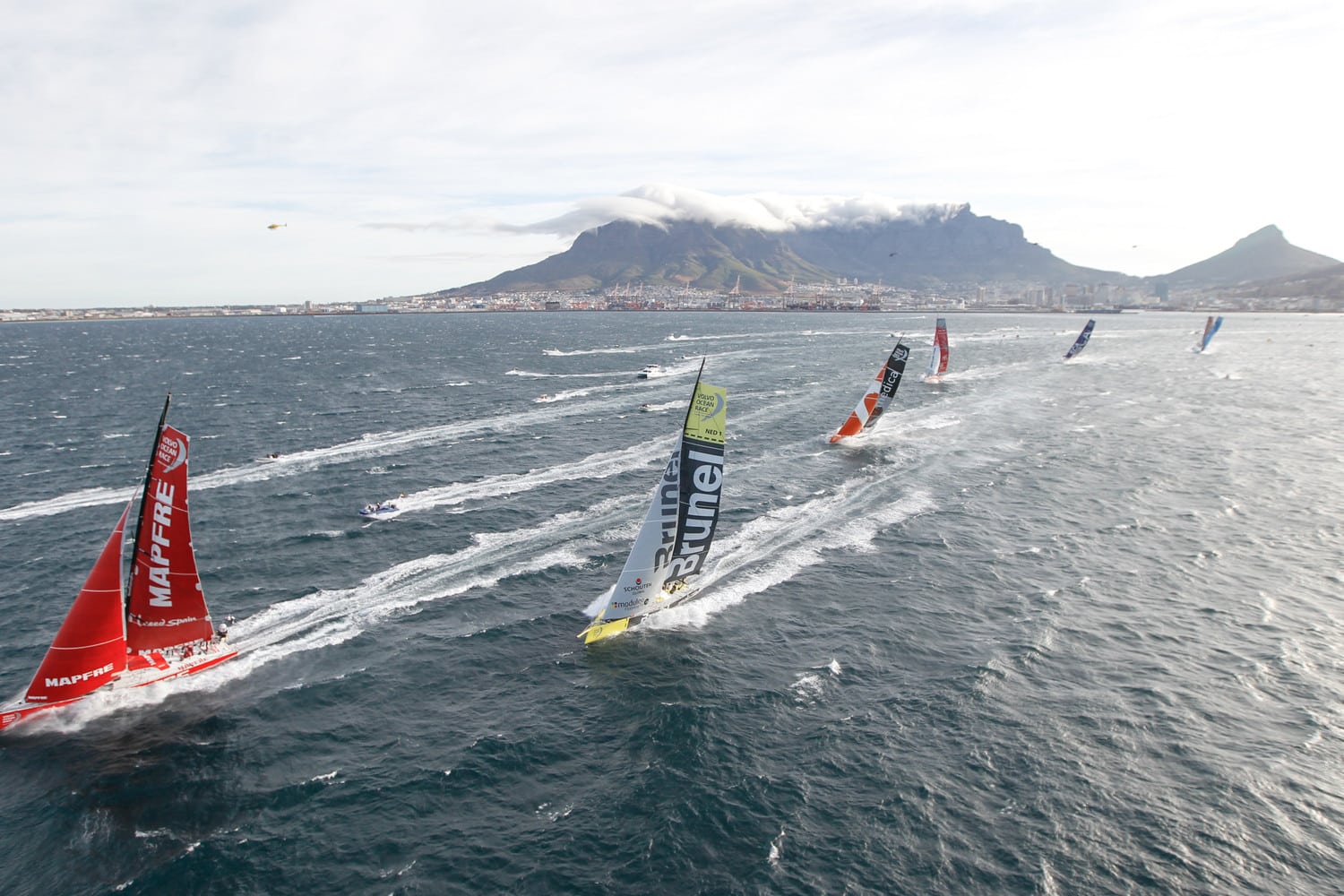 Course au large - November 19, 2014. The Start of Leg 2 from Cape Town to Abu Dhabi.