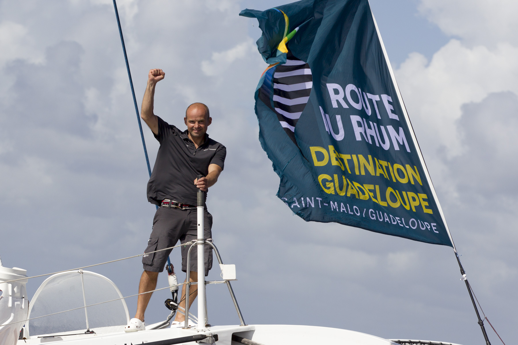 Erwan Le Roux (Fenetrea-Cardinal) vainqueur de la categorie Multi 50 sur la Route du Rhum-Destination Guadeloupe 2014 - Pointe a Pitre le 13/11/2014