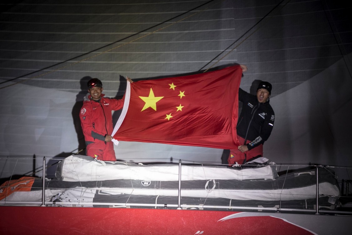 VOR, Volvo Ocean Race, 2014-15, Newport, arrivals, Dongfeng Race Team, flag, celebration, chinese