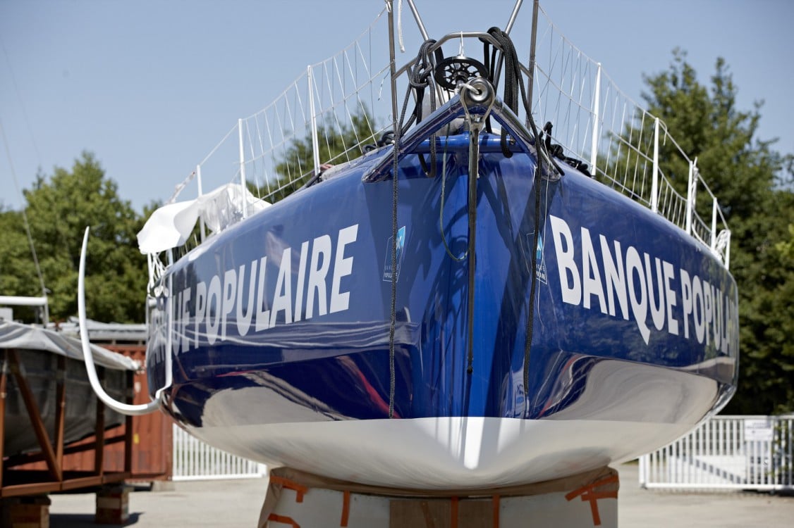 06-2015, OUTSIDE, PORT LA FORET, BRITANNY, FRANCE, MONOCOQUE, BANQUE POPULAIRE VIII, IMOCA, OPEN 60, ARMEL LE CLEAC'H, MISE A L'EAU, LAUNCH
