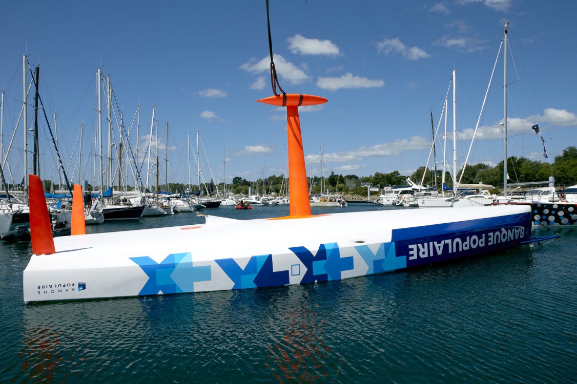 06-2015, OUTSIDE, PORT LA FORET, BRITANNY, FRANCE, MONOCOQUE, BANQUE POPULAIRE VIII, IMOCA, OPEN 60, ARMEL LE CLEAC'H, MISE A L'EAU, LAUNCH, TEST RETOURNEMENT
