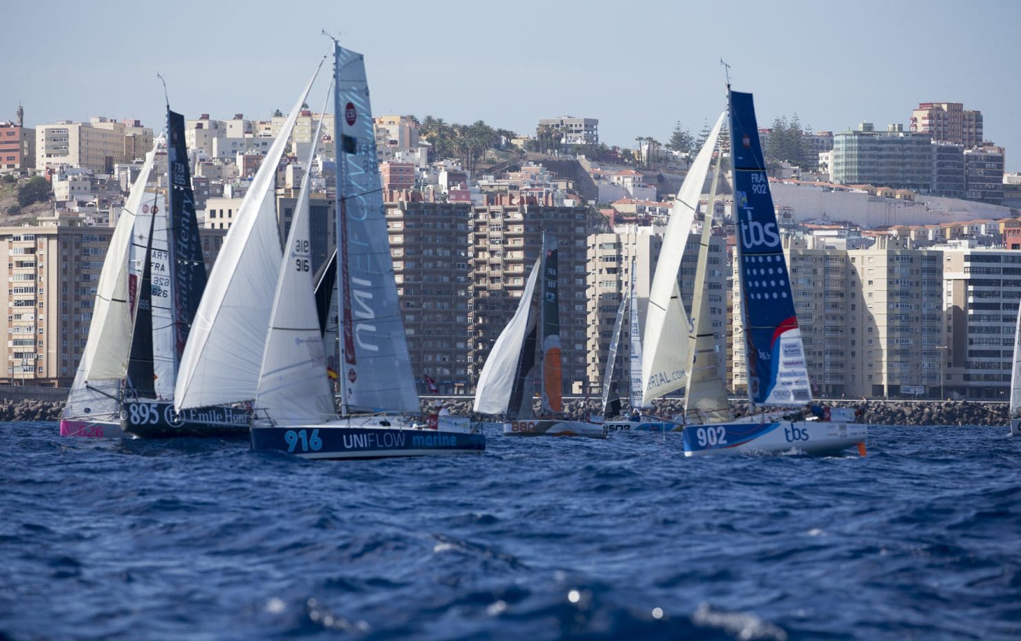 ligne depart, voile, course au large, classe mini 2017, mini transat, mini transat la boulangere, gran canaria, la rochelle, escale, espagne, depart, mini transat 2017|ligne depart
